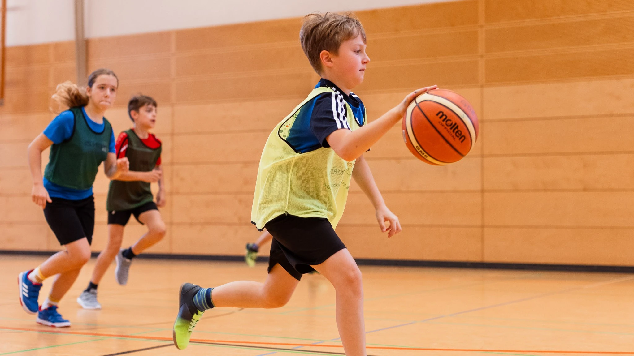 Schüler im Sportunterricht